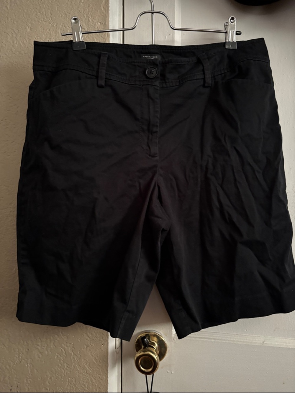 Ann Taylor Black Mid-Length Women's Bermuda Shorts